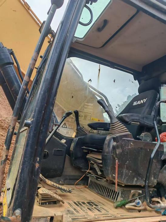 Buy Sany SY205C Used Excavator / 1