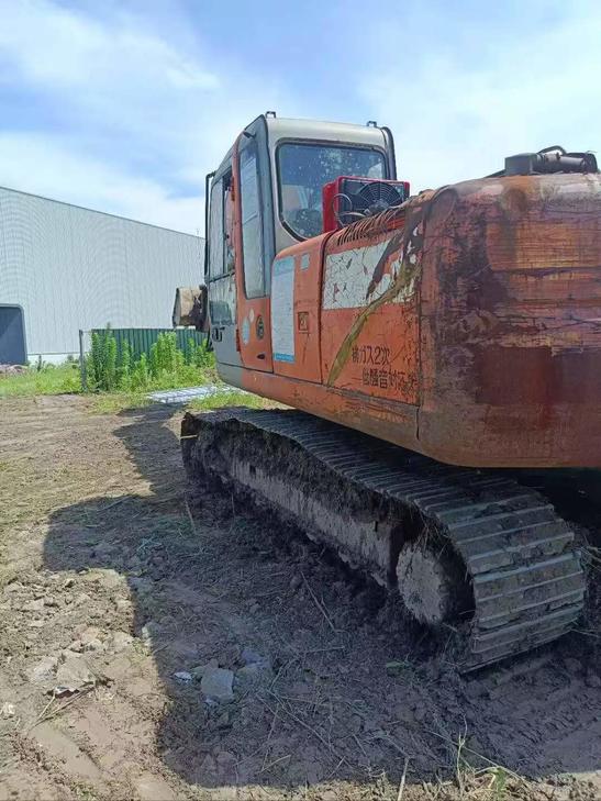 Buy Hitachi ZX200-6 Used Excavator / 1