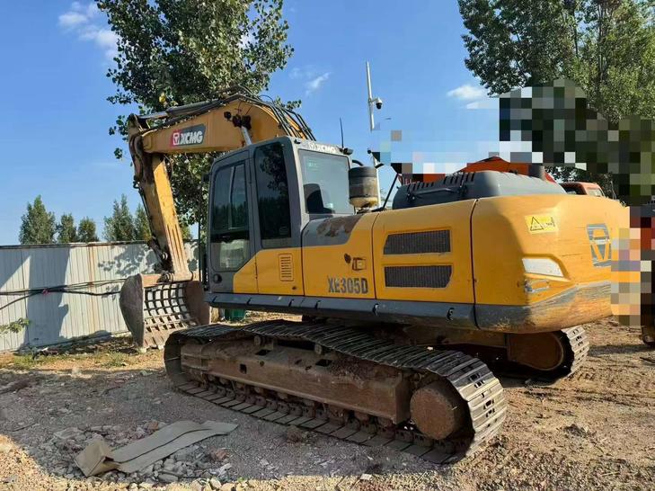 Buy XCMG XE245D Used Excavator / 1