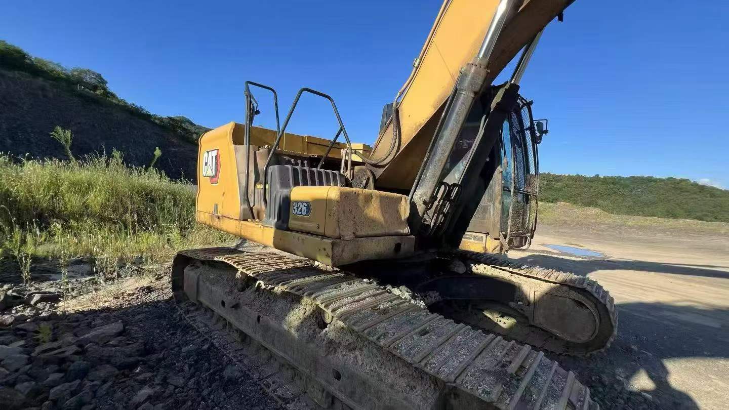 Buy Caterpillar 326DL Used Excavator / 9