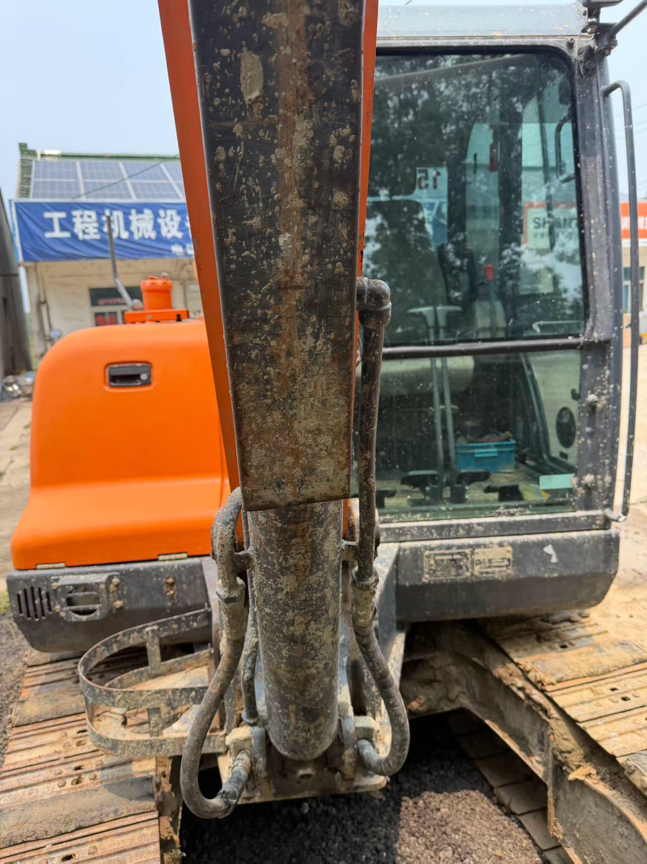 Buy Doosan DH60 Used Excavator / 5