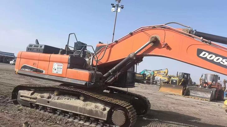Buy Doosan DX380 Used Excavator / 1