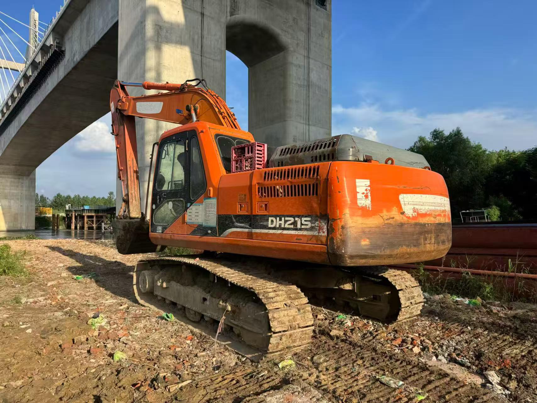 Buy Doosan DH215-7 Used Excavator / 4