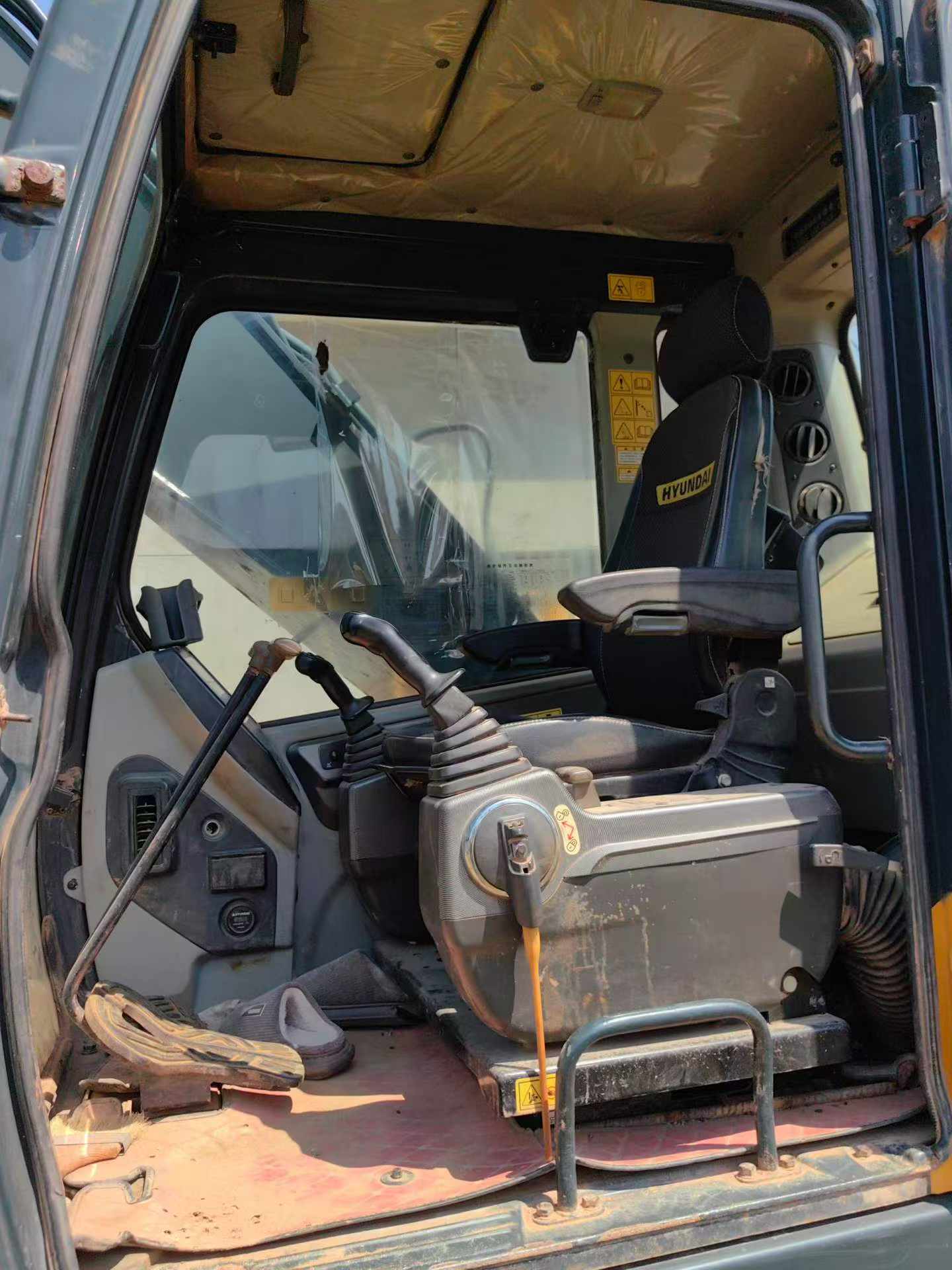 Buy Hyundai R215VS Used Excavator / 5