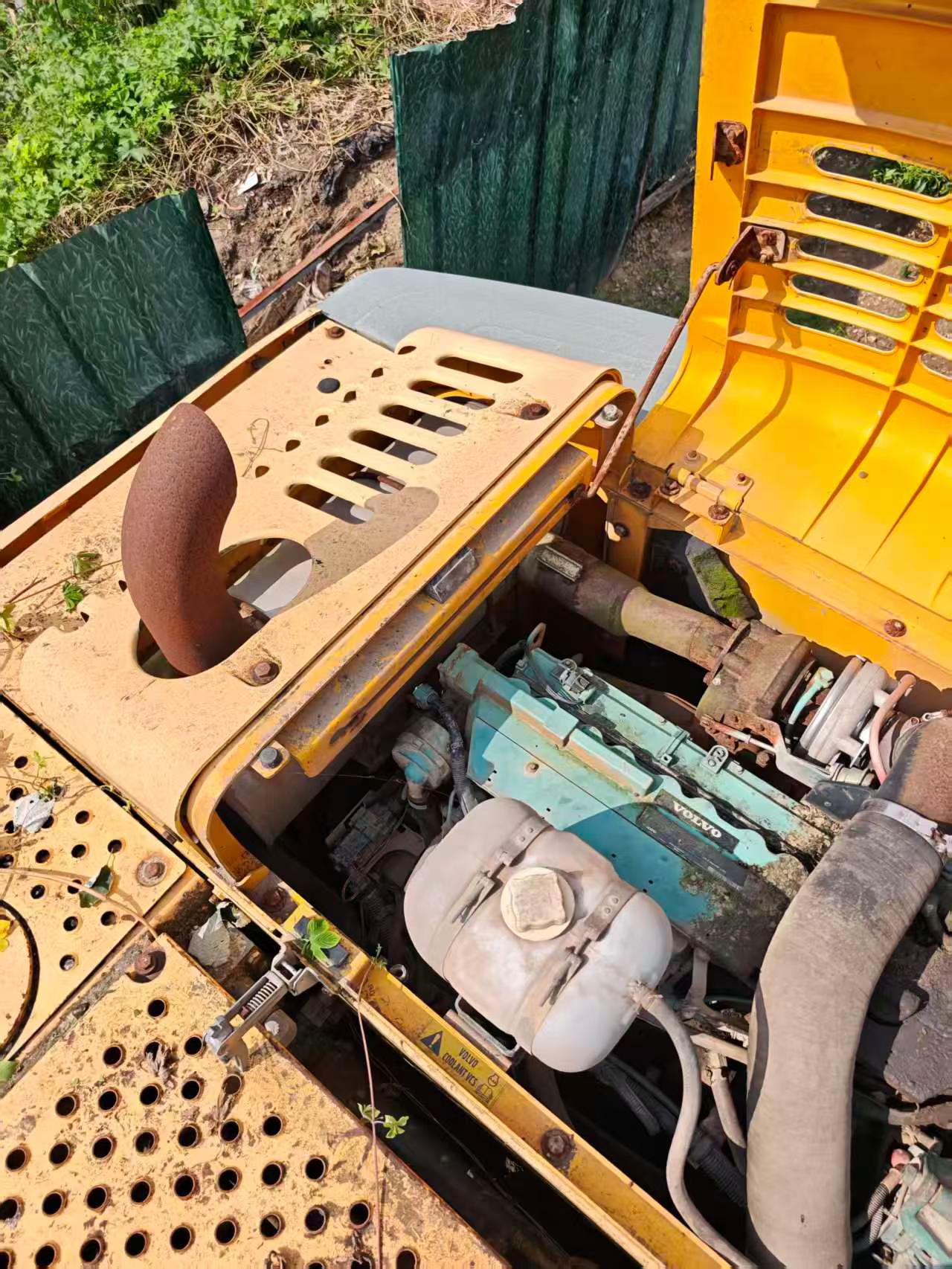 Buy Volvo EC290 Used Excavator / 4