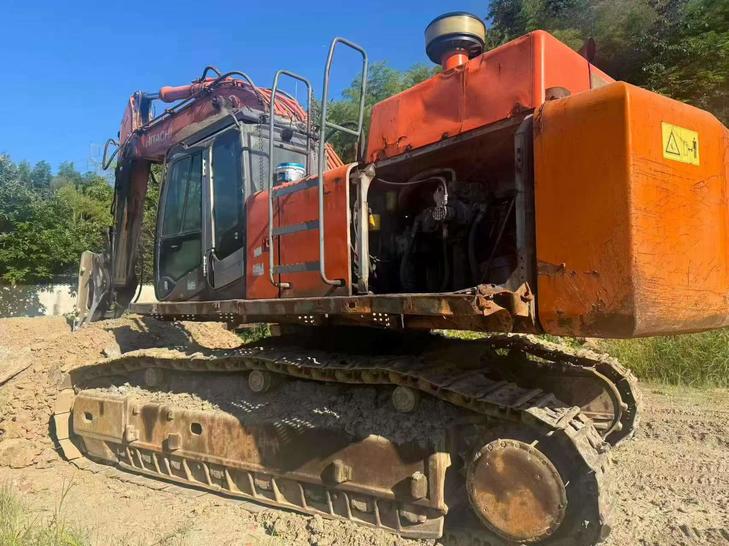 Buy Hitachi ZX520H-5A Used Excavator / 1