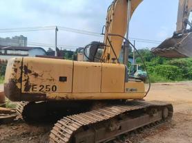Buy XCMG XE260 Used Excavator / 2 Buy XCMG XE260 Used Excavator / 2