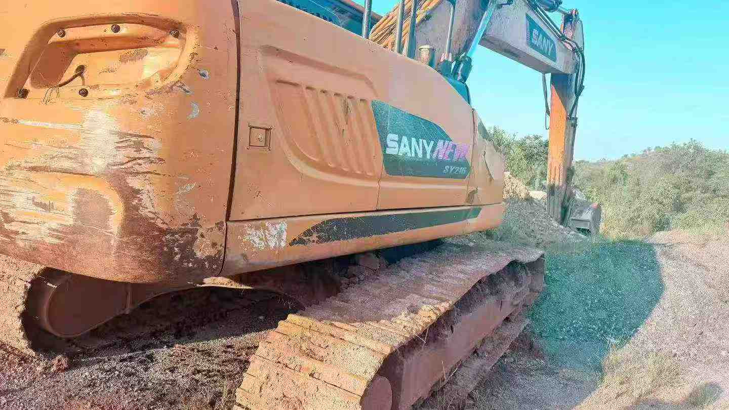 Buy Sany SY215C Used Excavator / 4