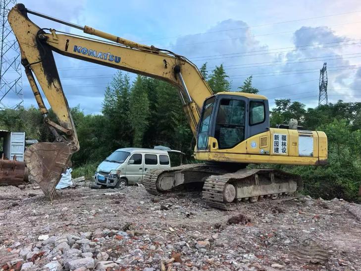 Buy Komatsu PC220-7 Used Excavator / 1