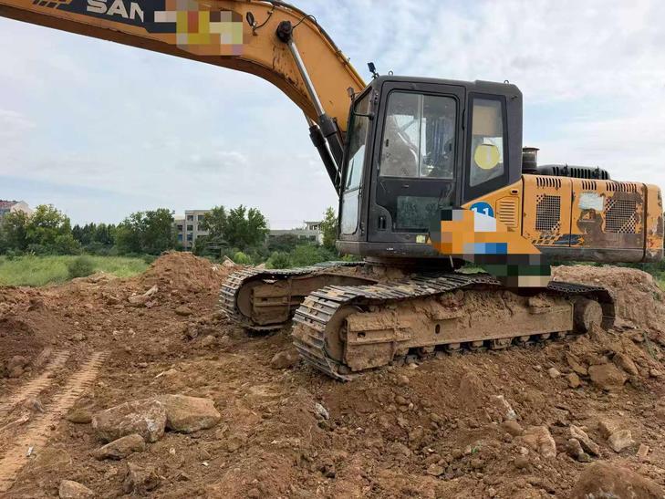 Buy Sany SY215C-8 Used Excavator / 1