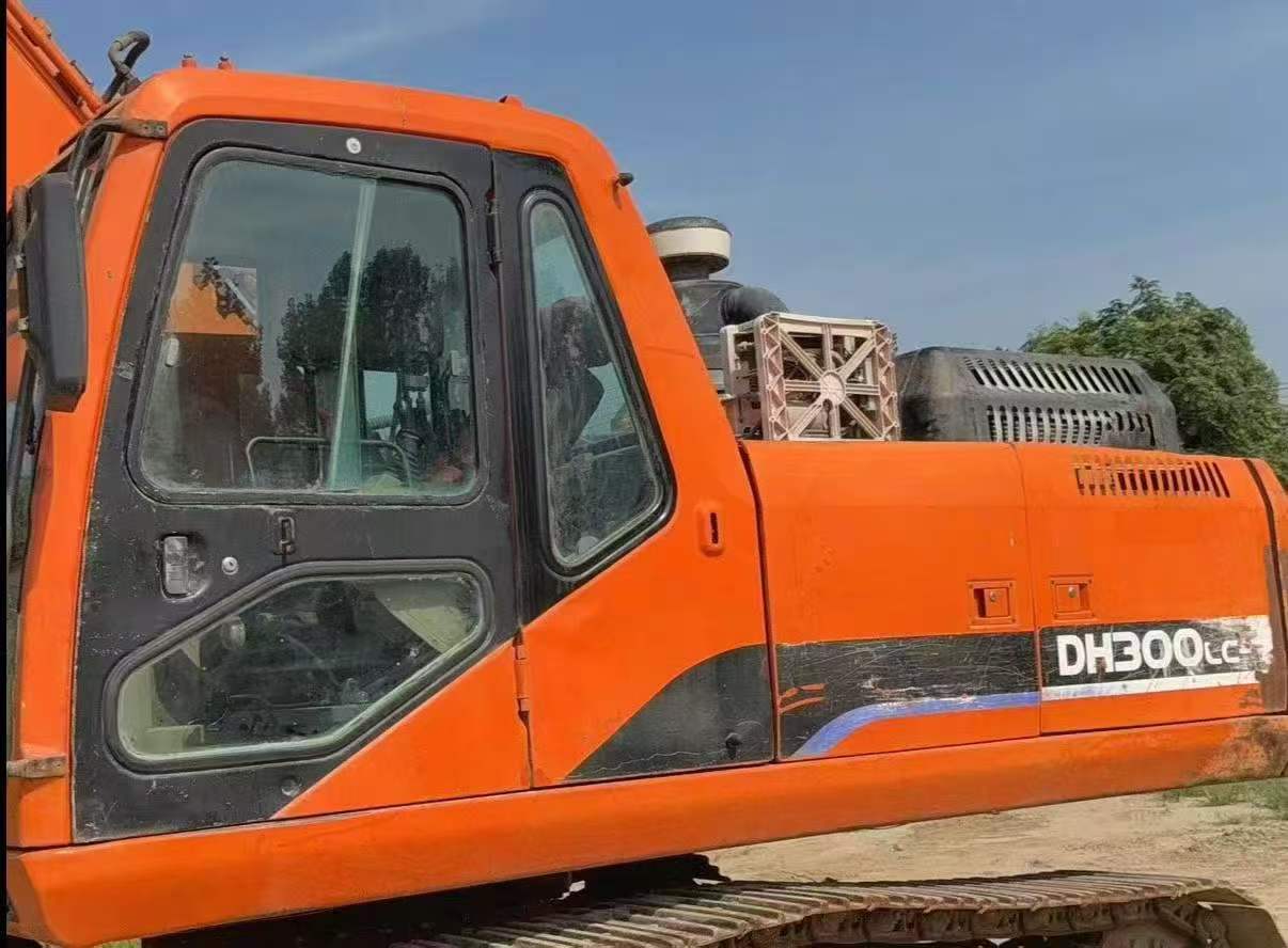 Buy Doosan DH300-7 Used Excavator / 3