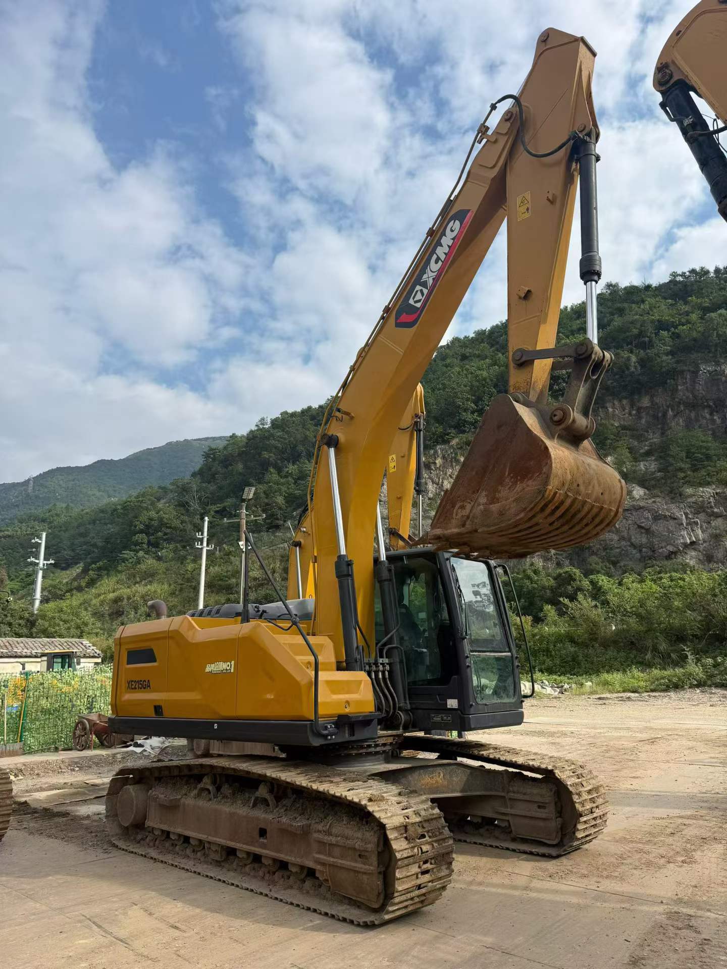 Buy XCMG XE215 Used Excavator / 9