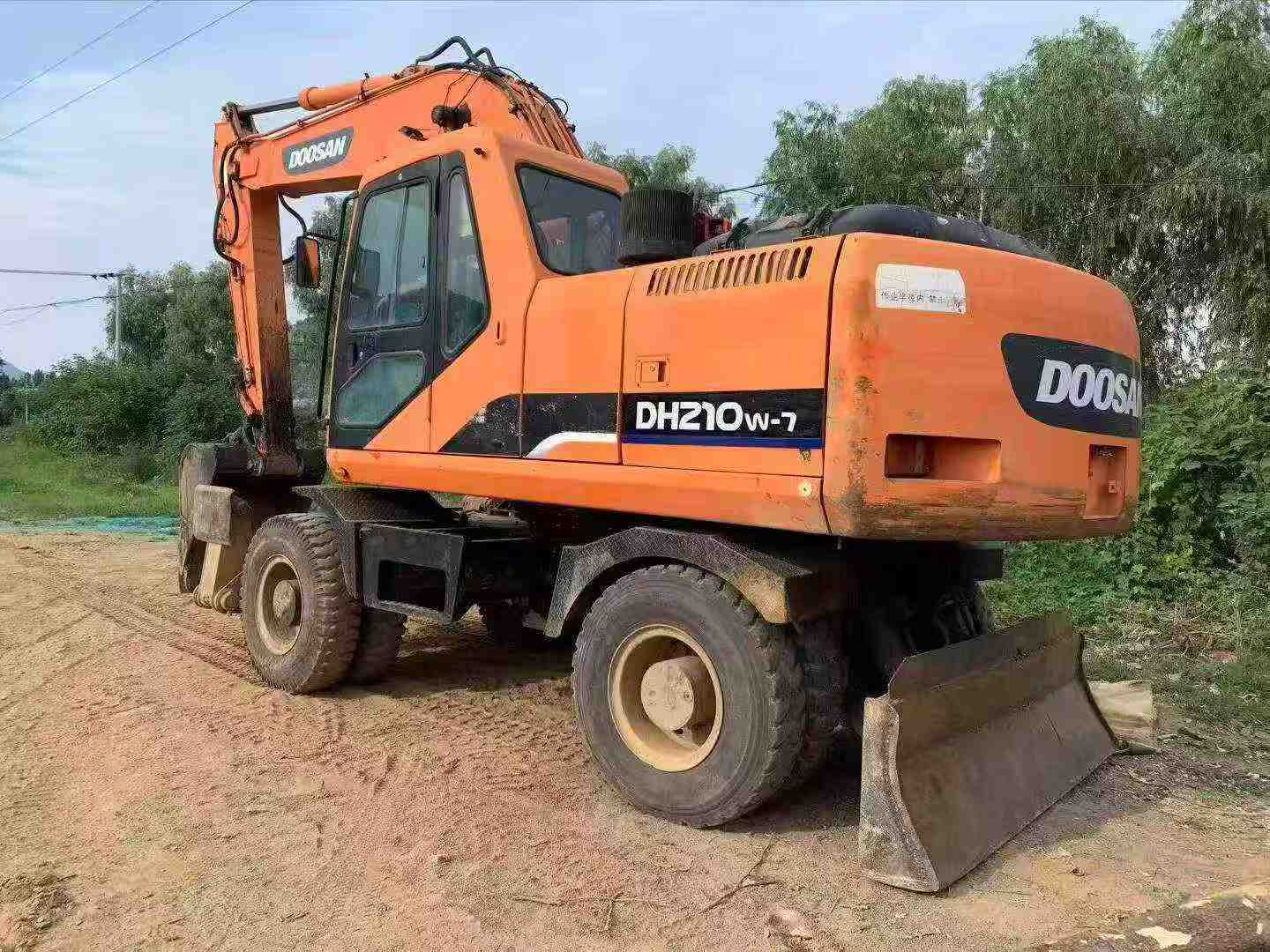 Buy Doosan DX210W Used Excavator / 3