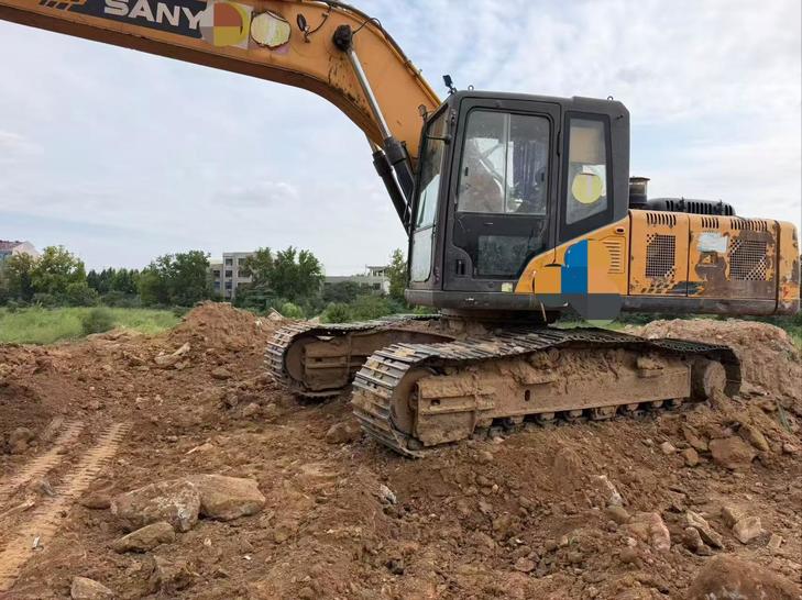 Buy Sany SY215C Used Excavator / 1
