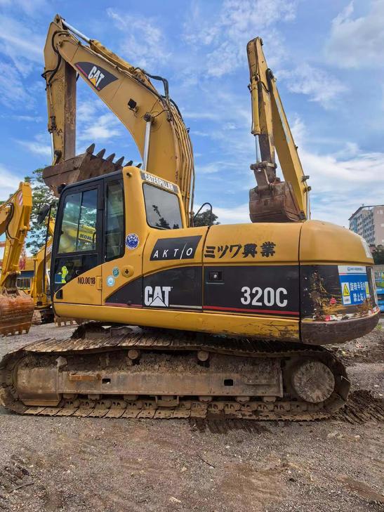 Buy Caterpillar Used Excavator / 1