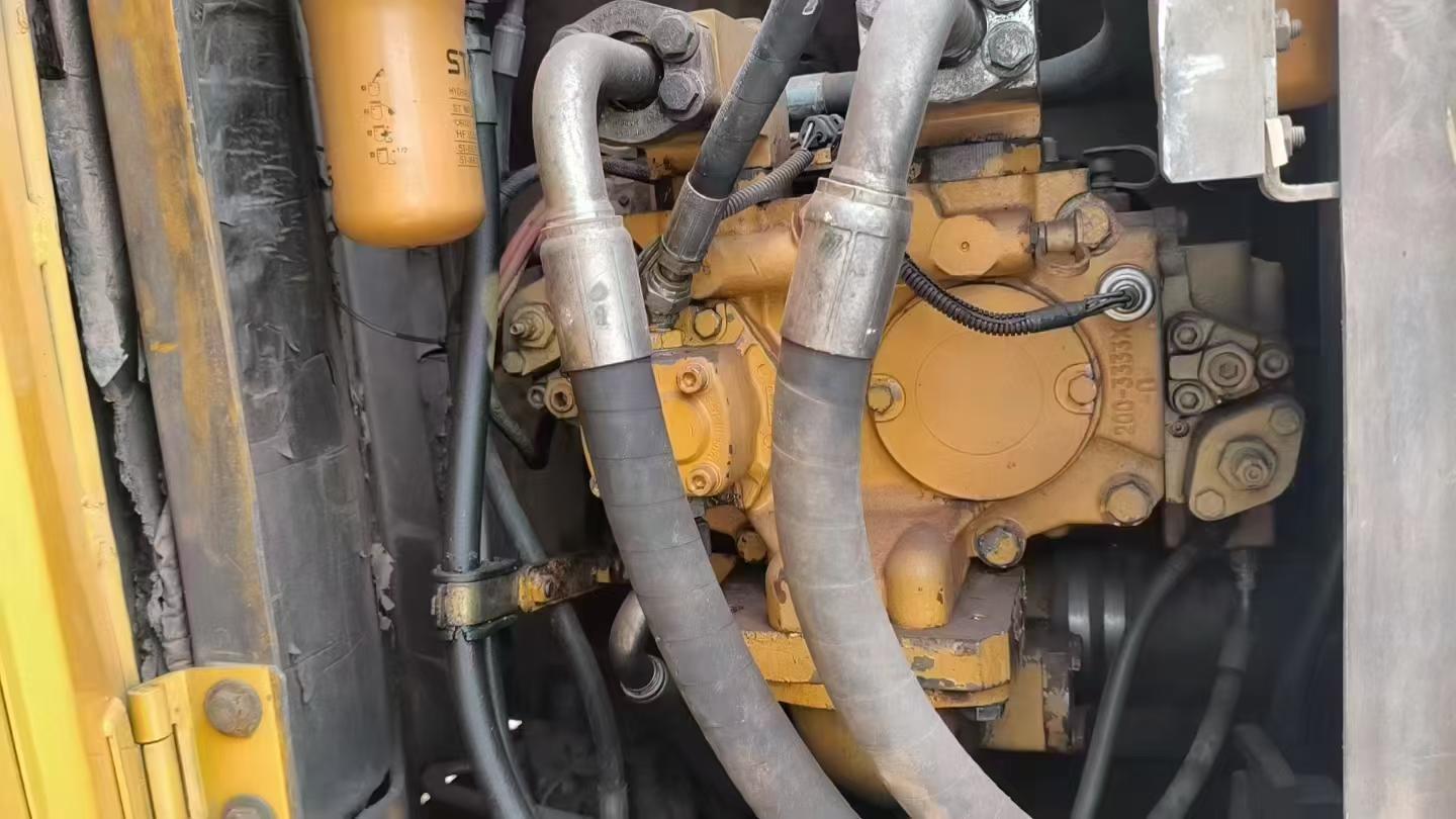 Buy Caterpillar Used Excavator / 4