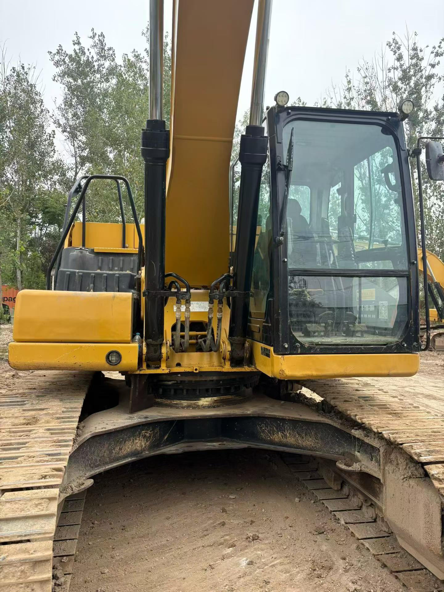 Buy Caterpillar Used Excavator / 4