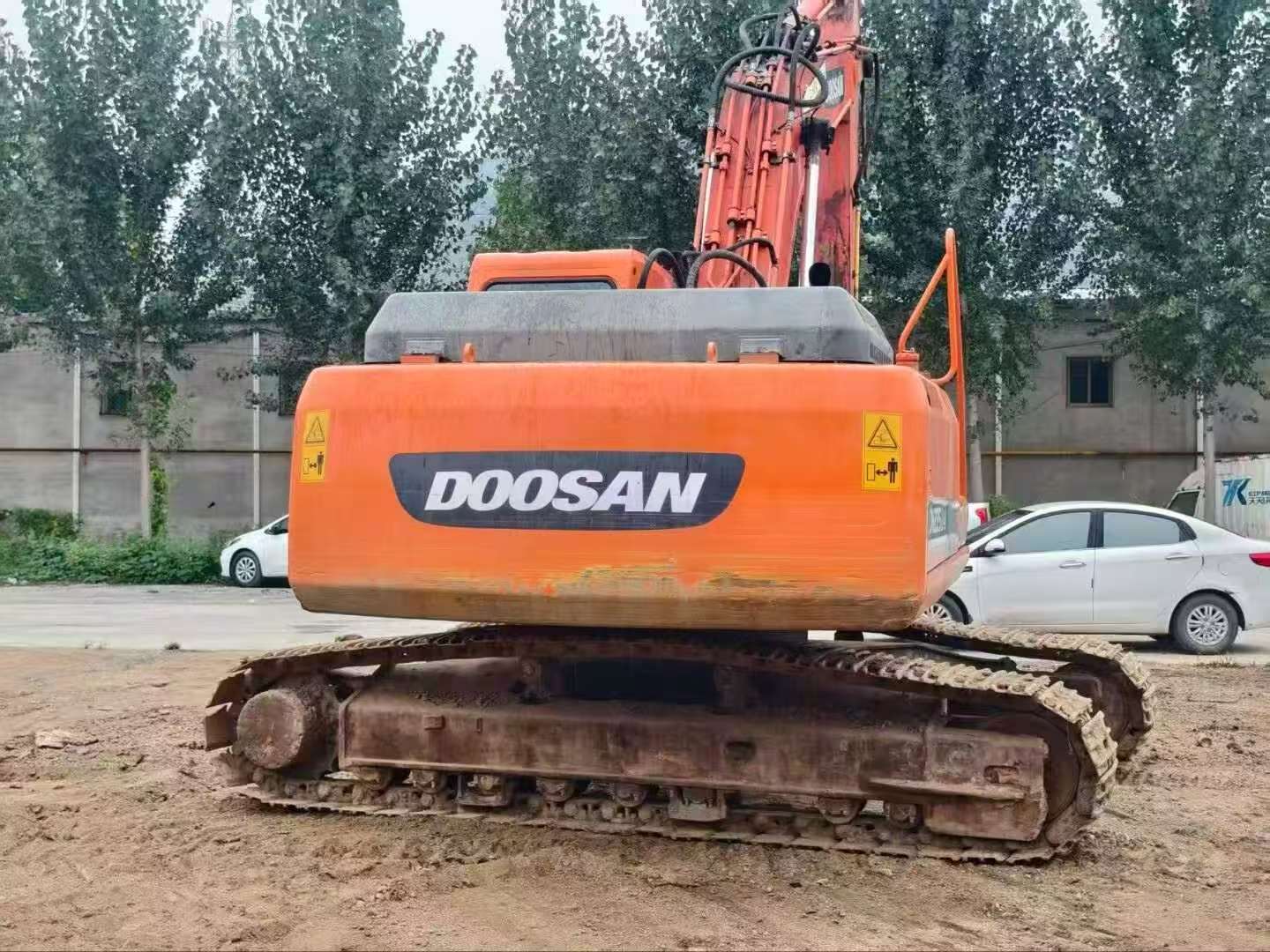 Buy Doosan DH225-9 Used Excavator / 2