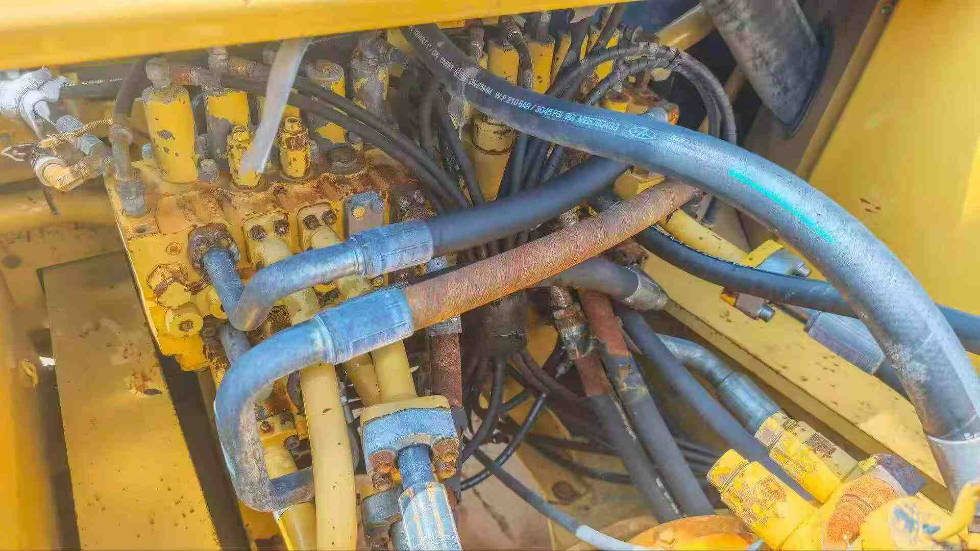 Buy Caterpillar Used Excavator / 7