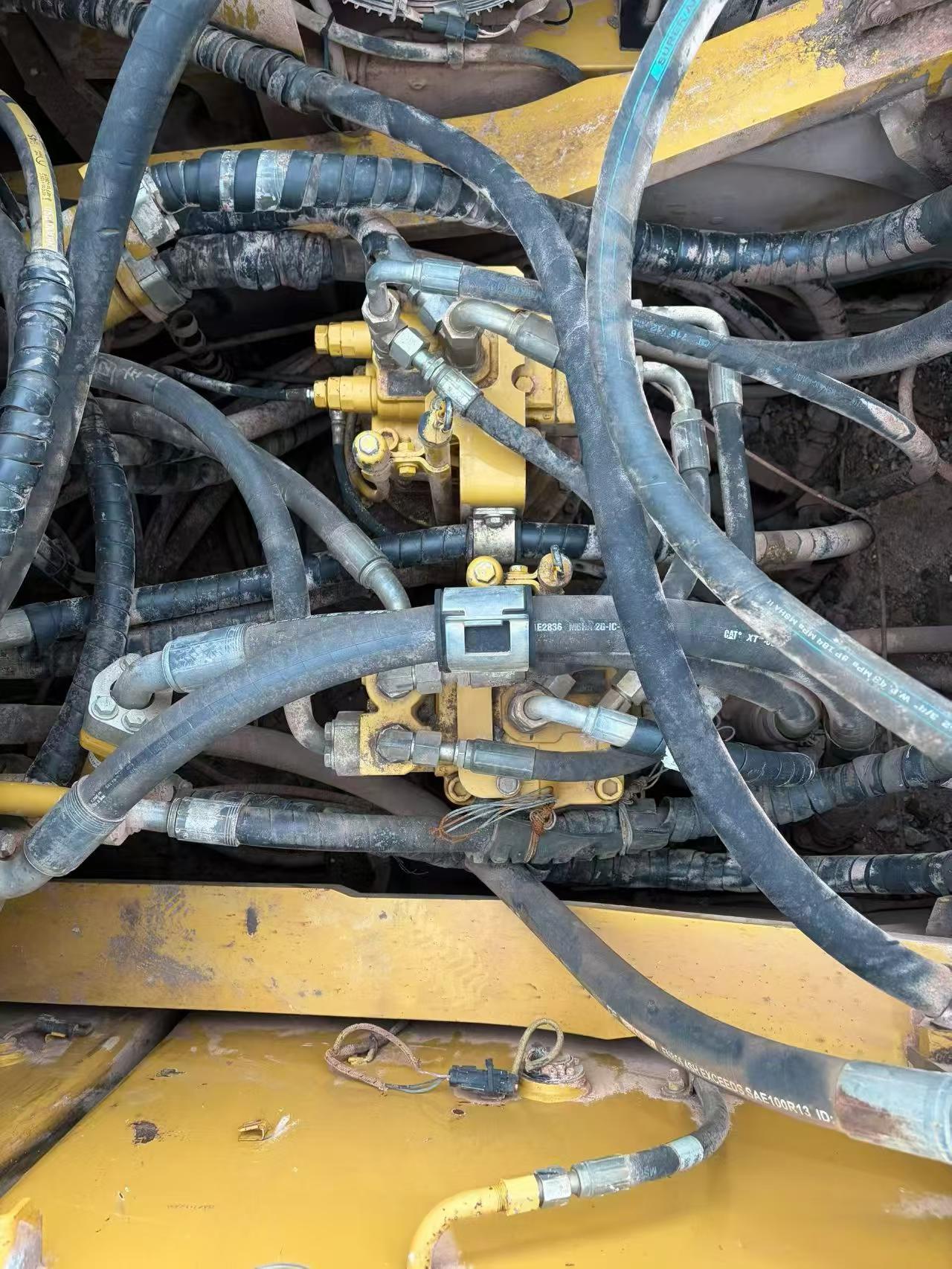 Buy Caterpillar Used Excavator / 5