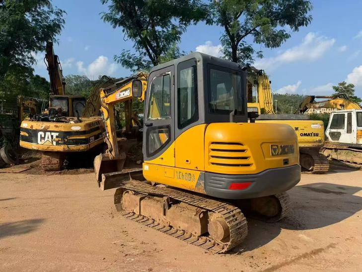 Buy XCMG XE60 Used Excavator / 1