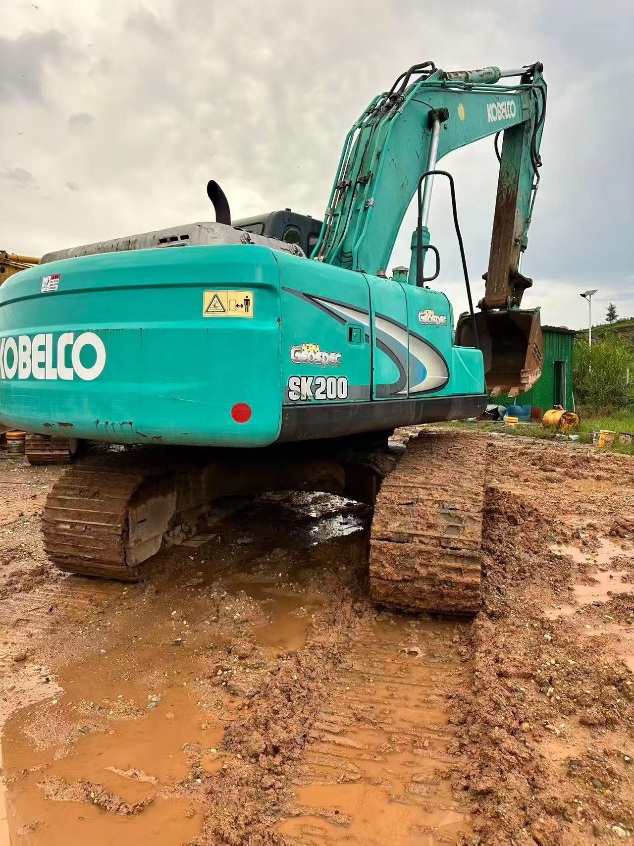 Buy Kobelco SK200-8 Used Excavator / 5