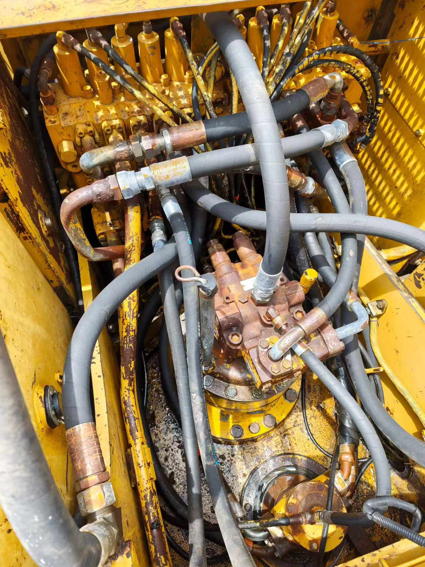 Buy Caterpillar Used Excavator / 6