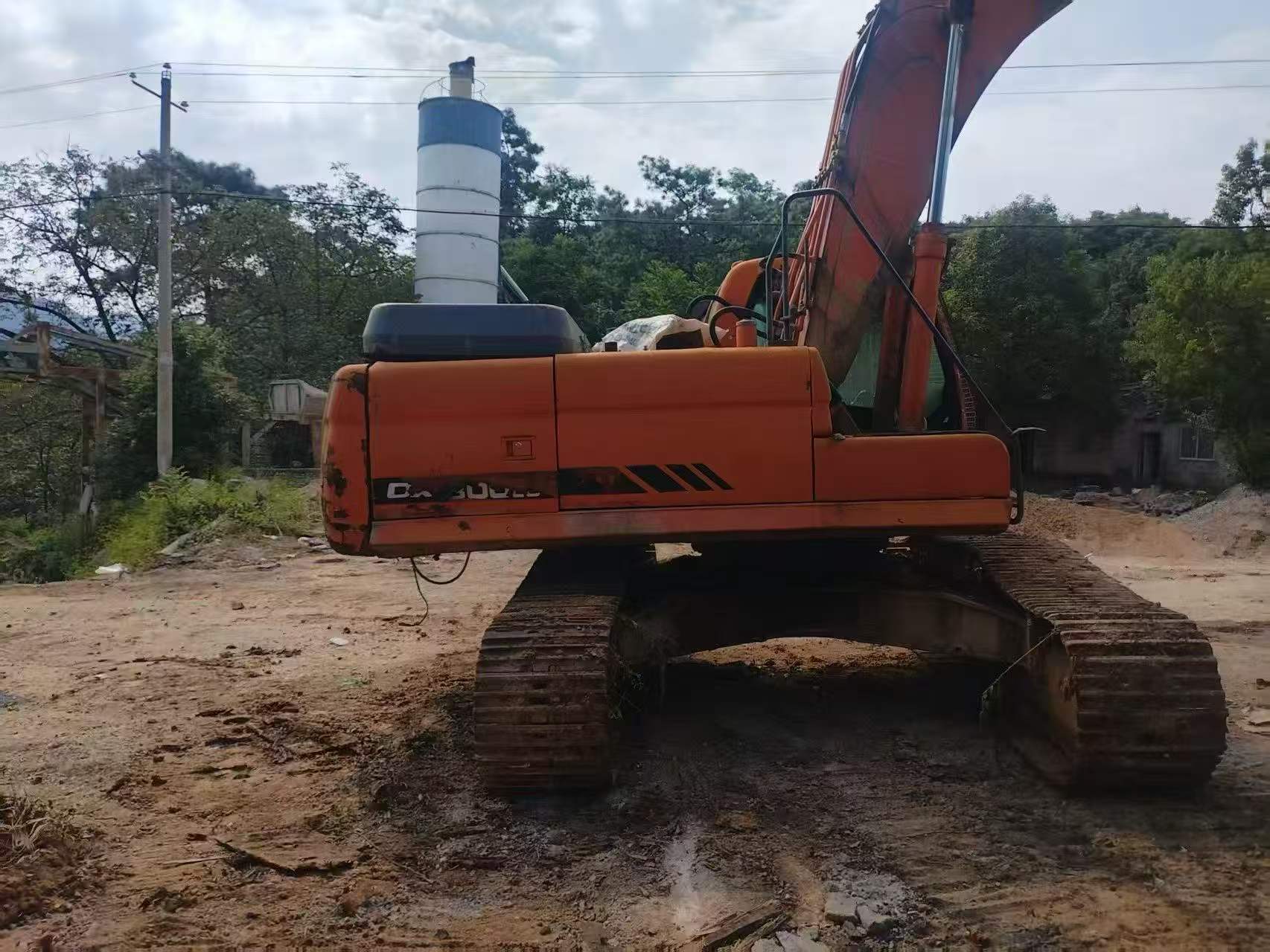 Buy Doosan DX260LC Used Excavator / 3