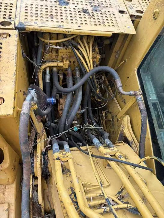 Buy Caterpillar Used Excavator / 1