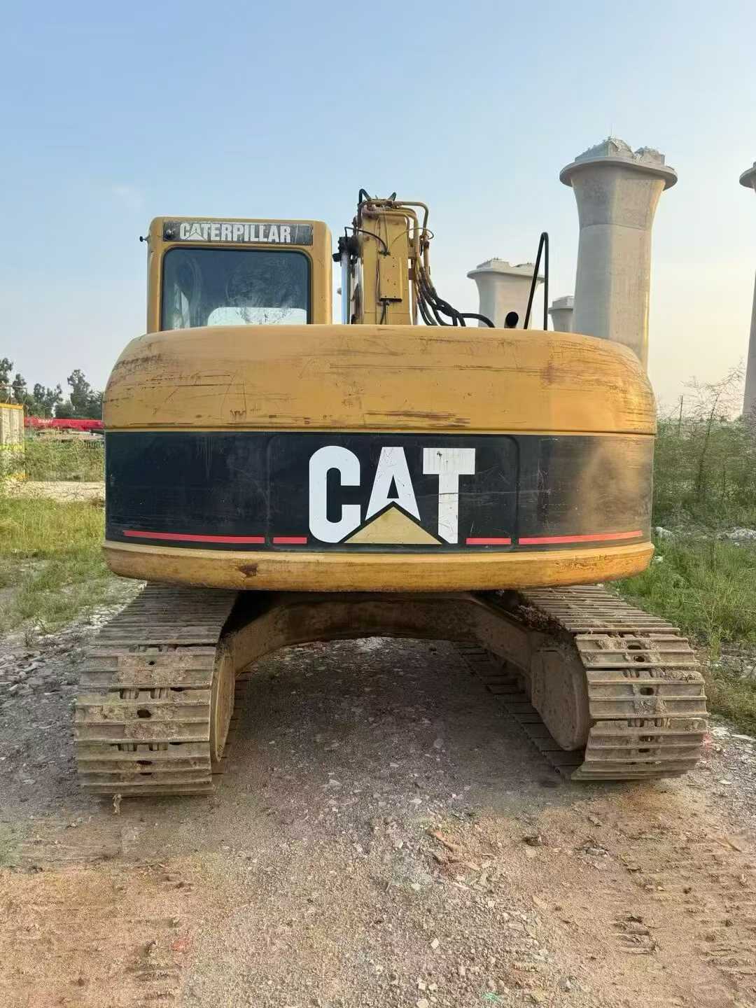 Buy Caterpillar Used Excavator / 4