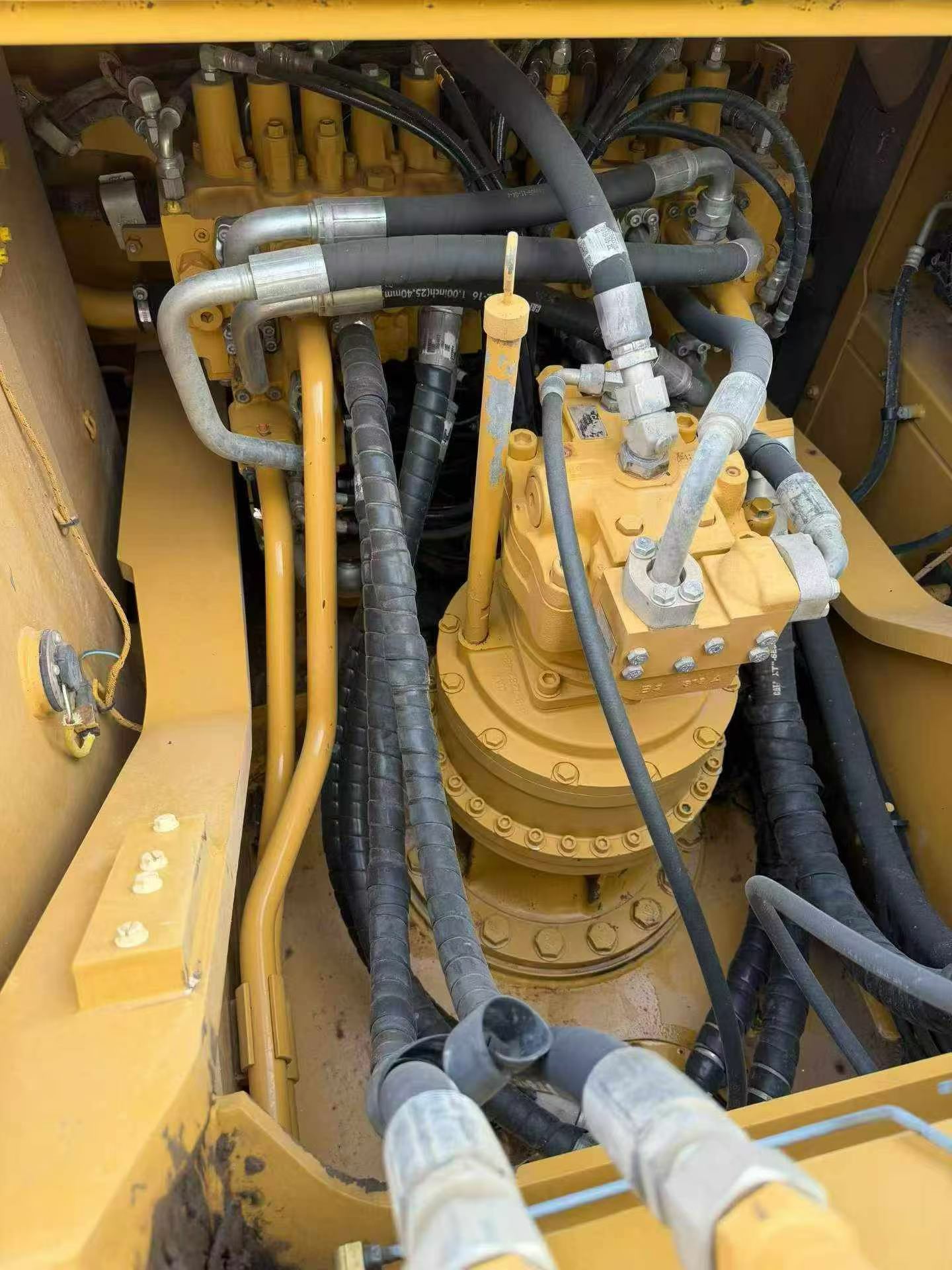 Buy Caterpillar Used Excavator / 7