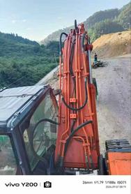 Buy Hitachi EX200-3 Used Excavator / 2 Buy Hitachi EX200-3 Used Excavator / 2