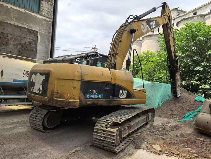 Buy Caterpillar Used Excavator / 1