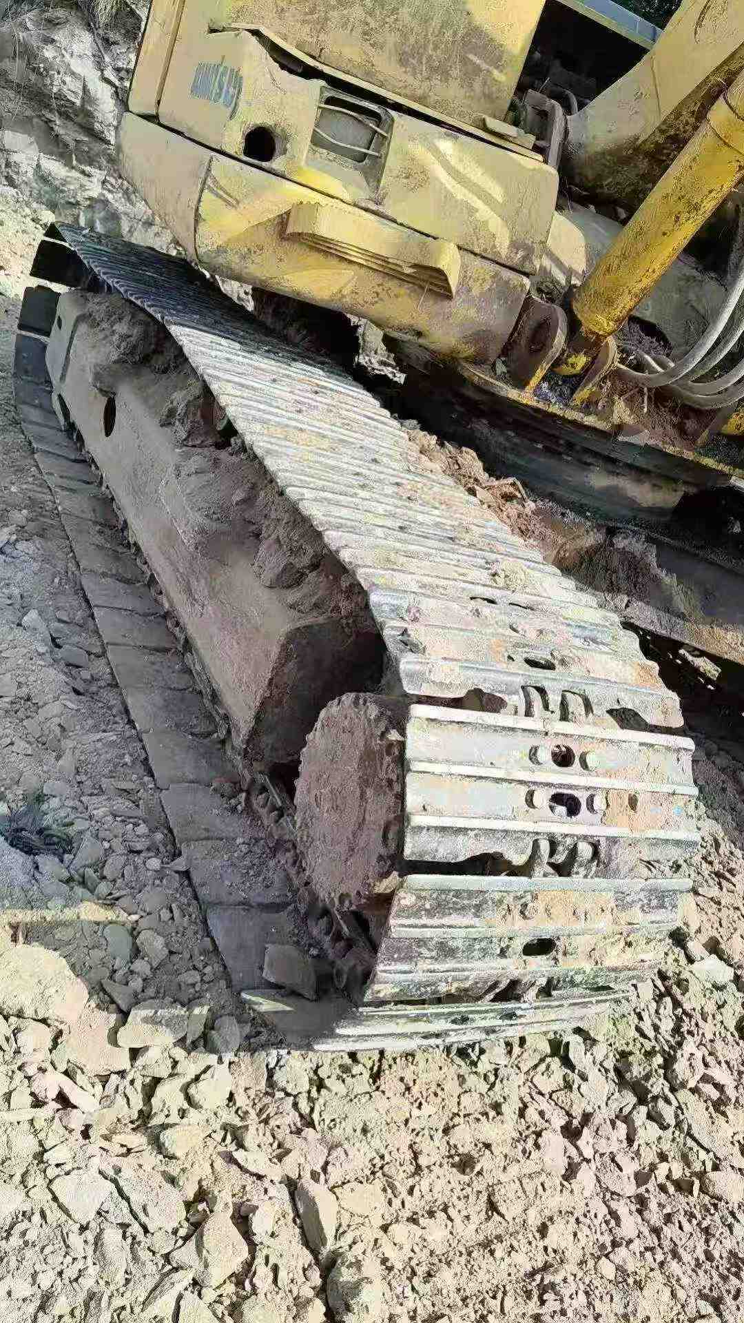 Buy Komatsu PC130 Used Excavator / 9