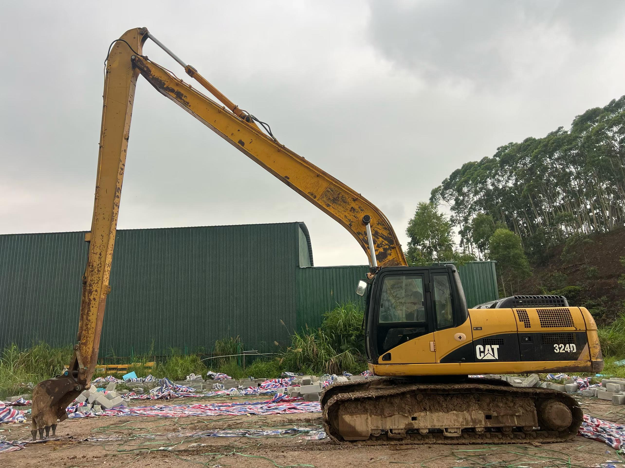 Buy Caterpillar Used Excavator / 2