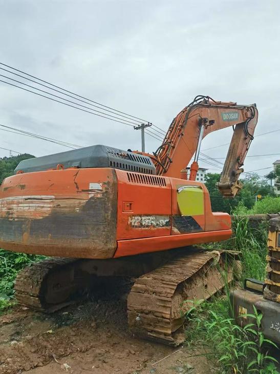 Buy Doosan DH215-9E Used Excavator / 1