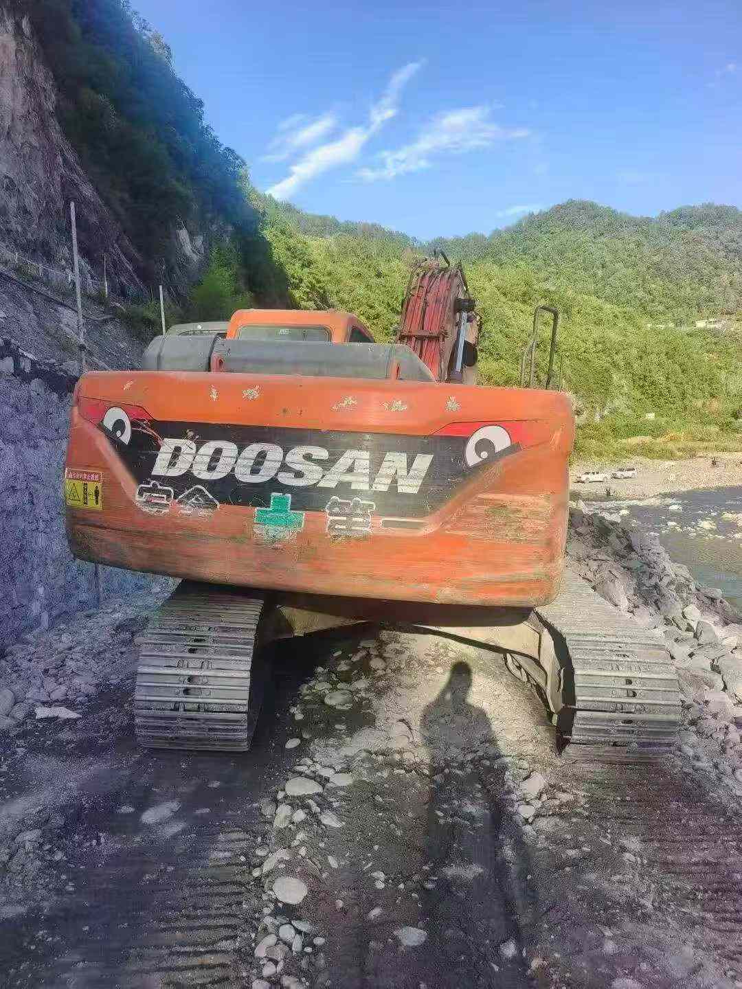 Buy Doosan DH60 Used Excavator / 3
