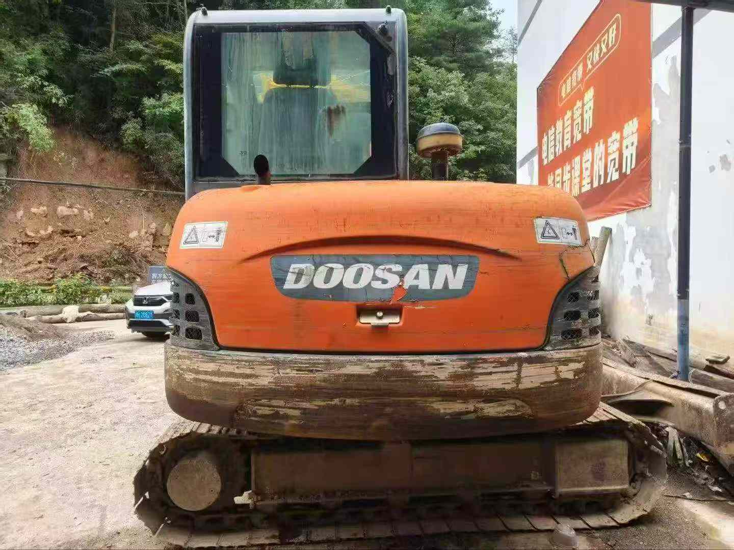 Buy Doosan DH60 Used Excavator / 2