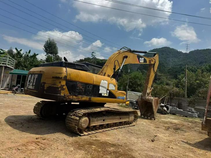 Buy Caterpillar 324D Used Excavator / 1