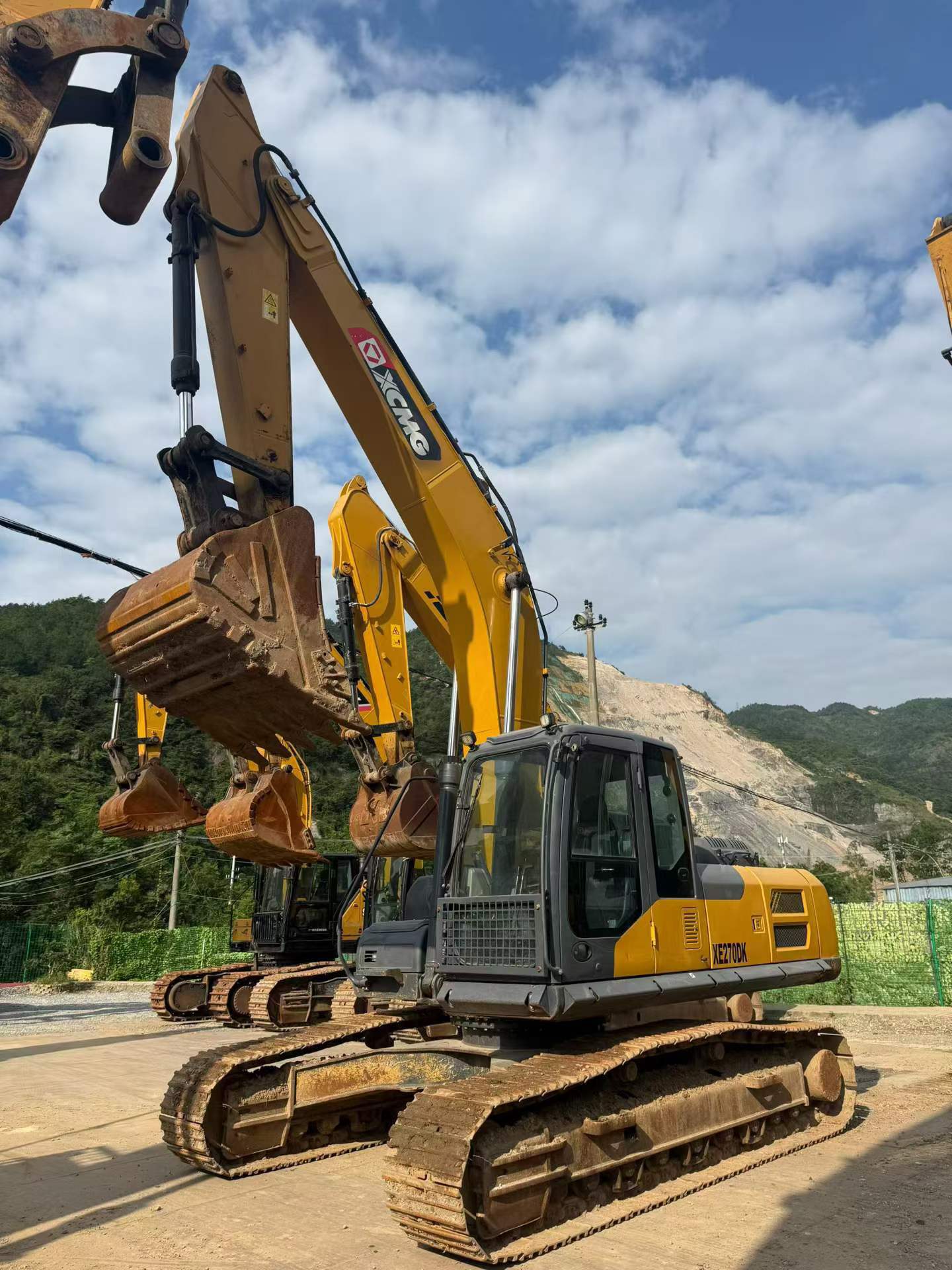 Buy XCMG XE270DK Used Excavator / 8