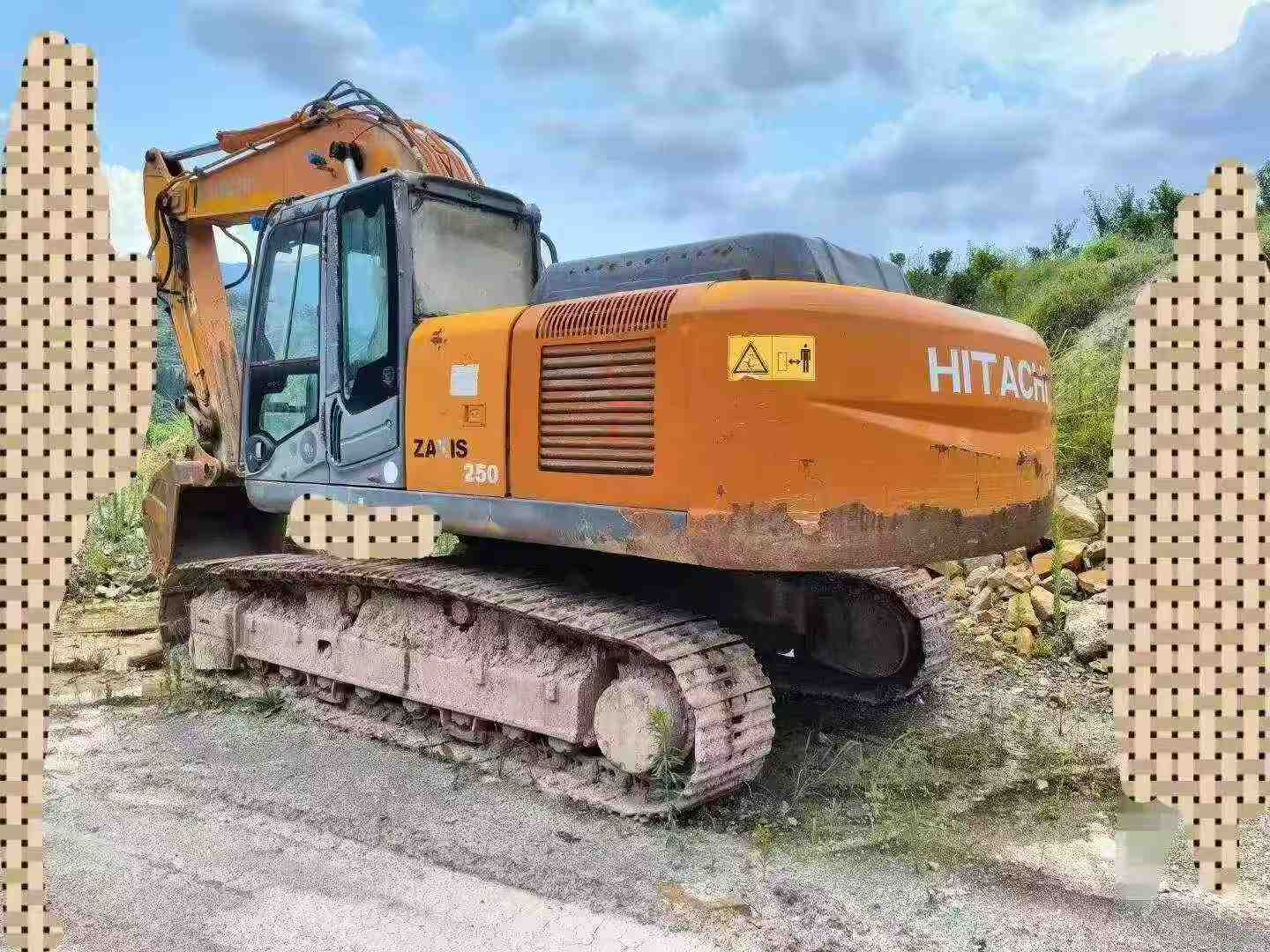 Buy Hitachi EX240-3 Used Excavator / 3