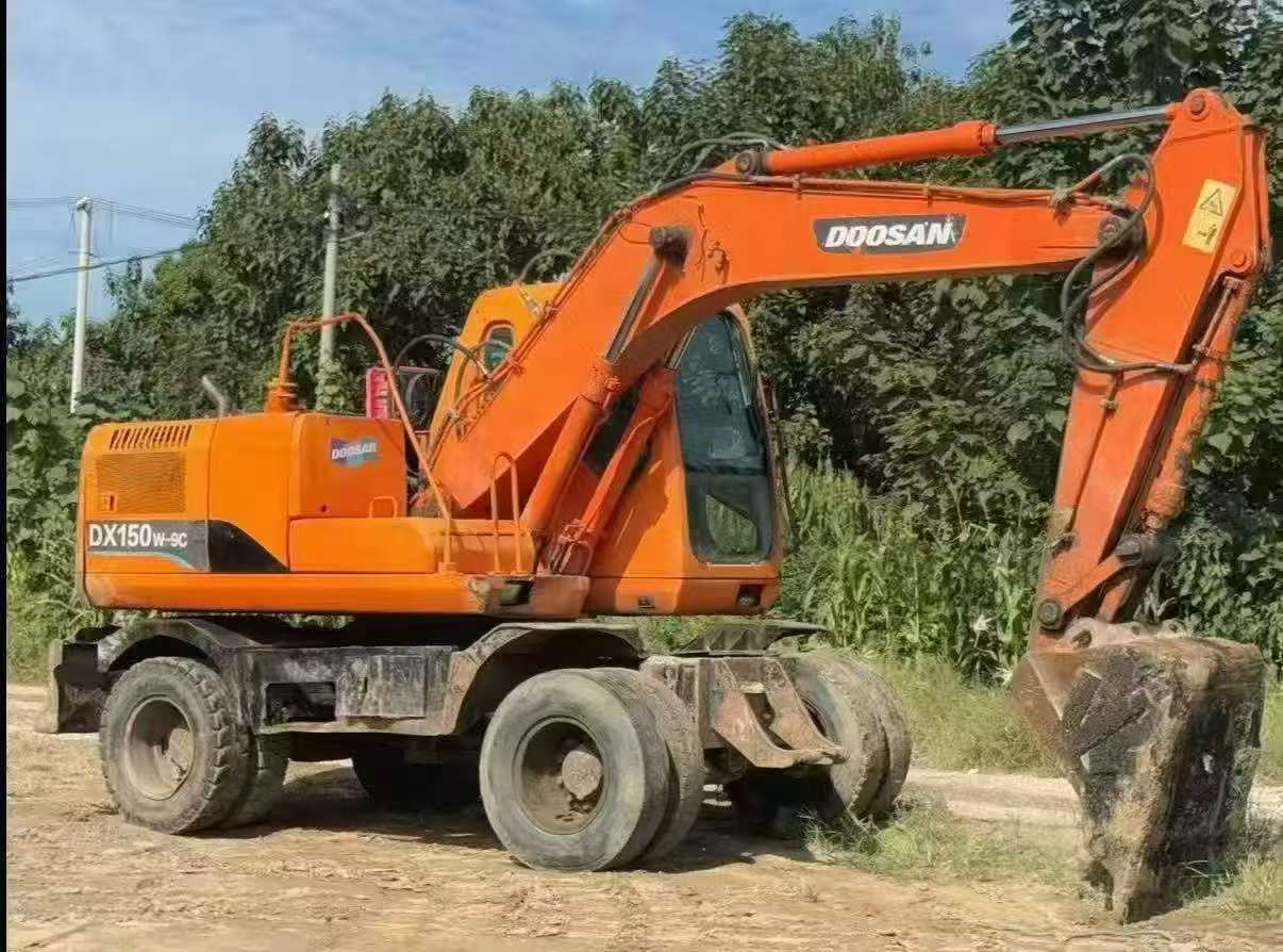 Buy Doosan DH150-7 Used Excavator / 4