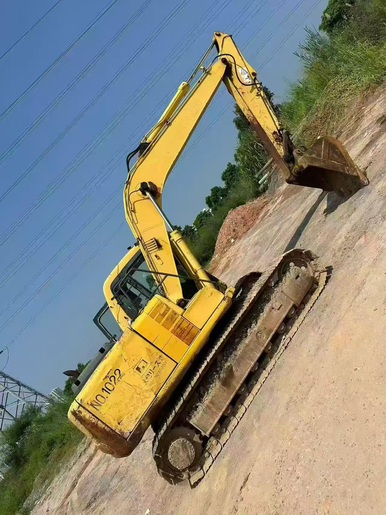 Buy Komatsu PC100-6 Used Excavator / 3