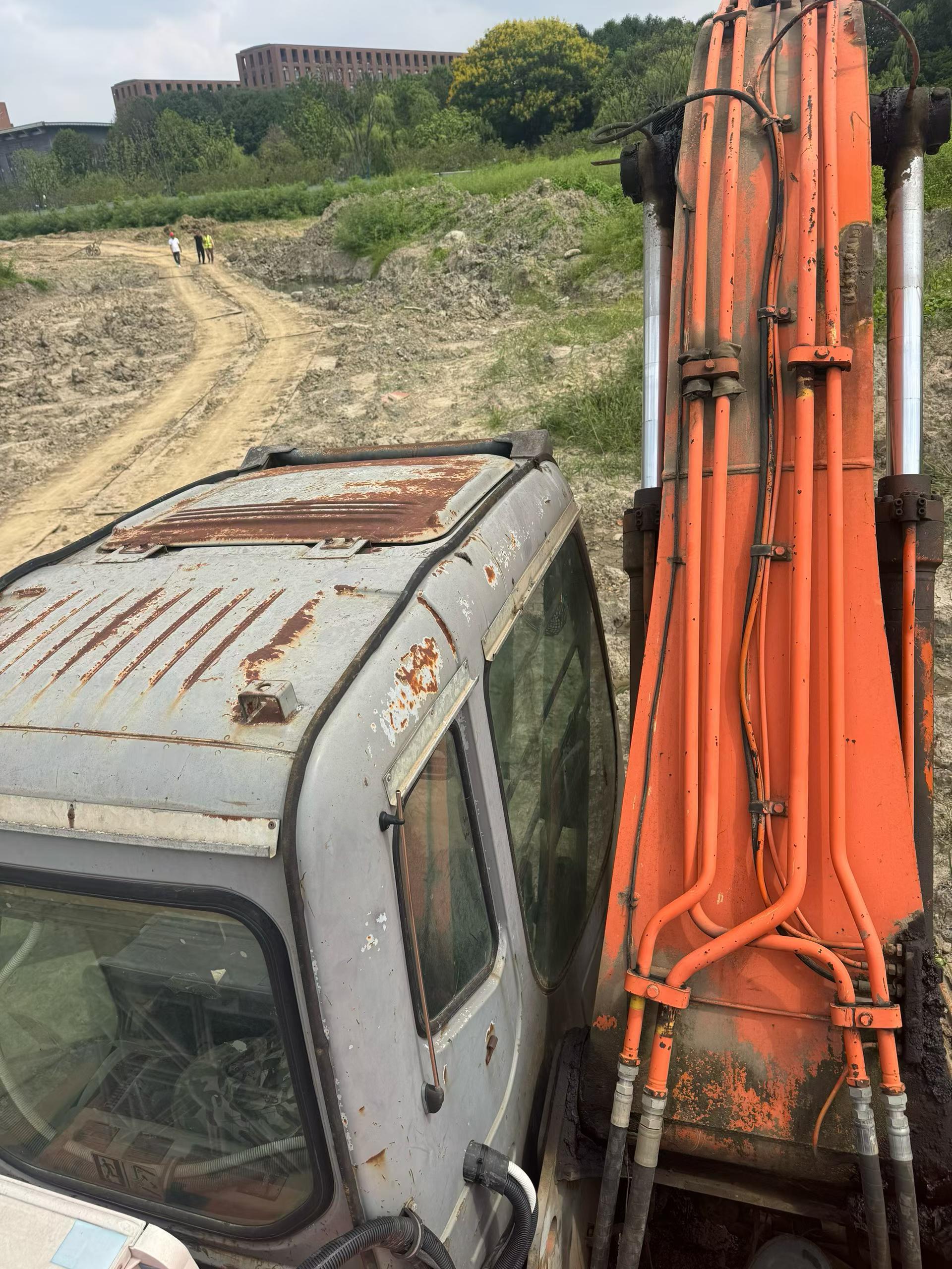 Buy Hitachi ZX200-6 Used Excavator / 3