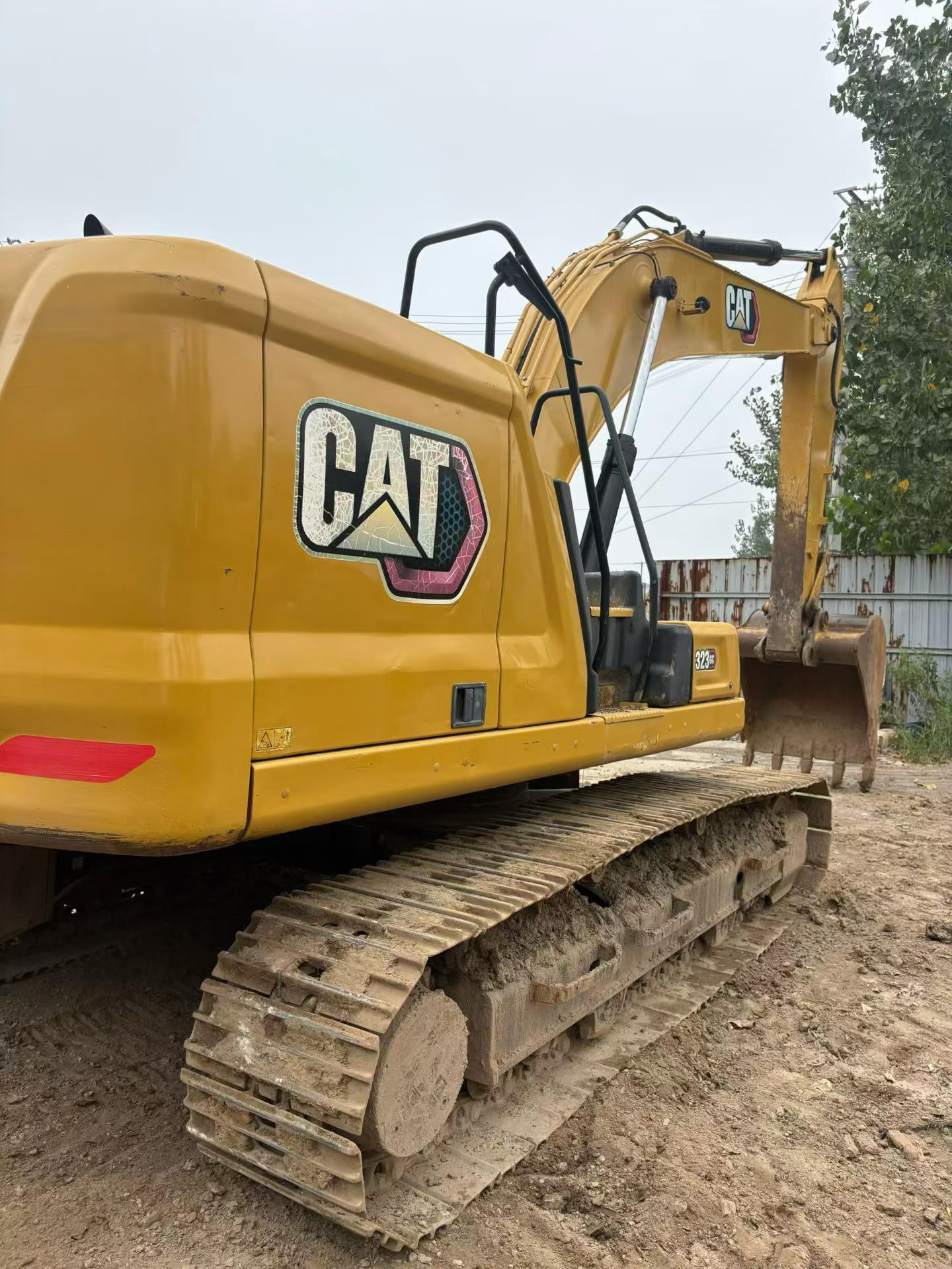 Buy Caterpillar Used Excavator / 3