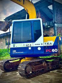 Buy Komatsu PC60-6 Used Excavator / 3 Buy Komatsu PC60-6 Used Excavator / 3
