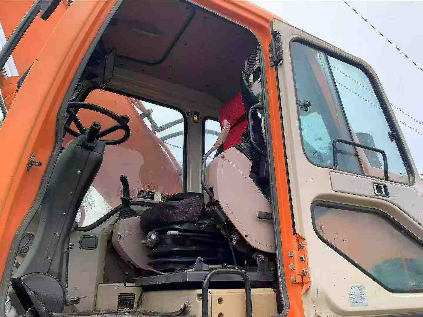 Buy Doosan DX210W Used Excavator / 9