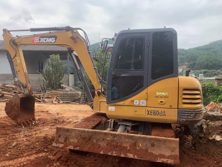 Buy XCMG XE60 Used Excavator / 1