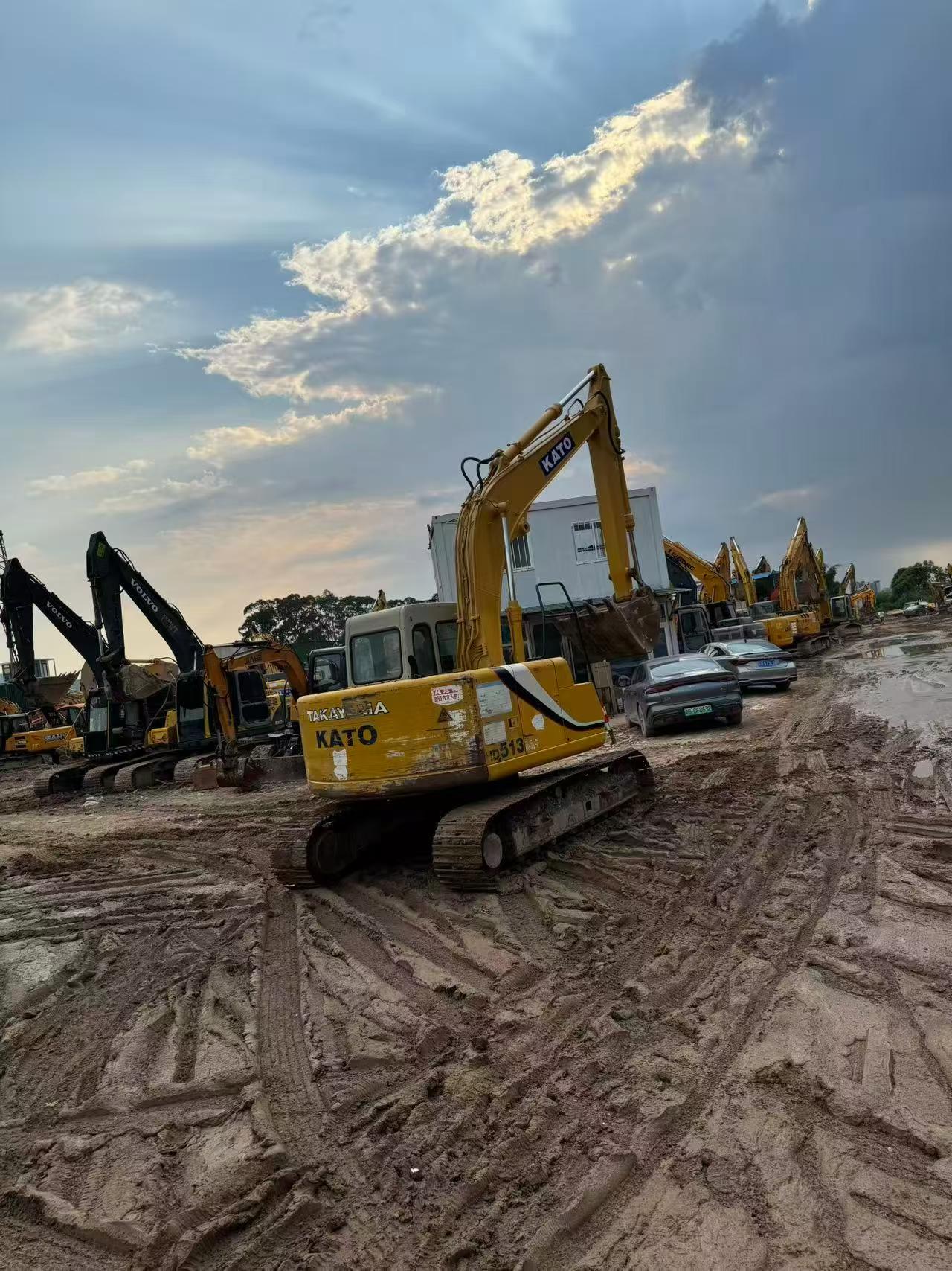 Buy Kato Used Excavator / 3