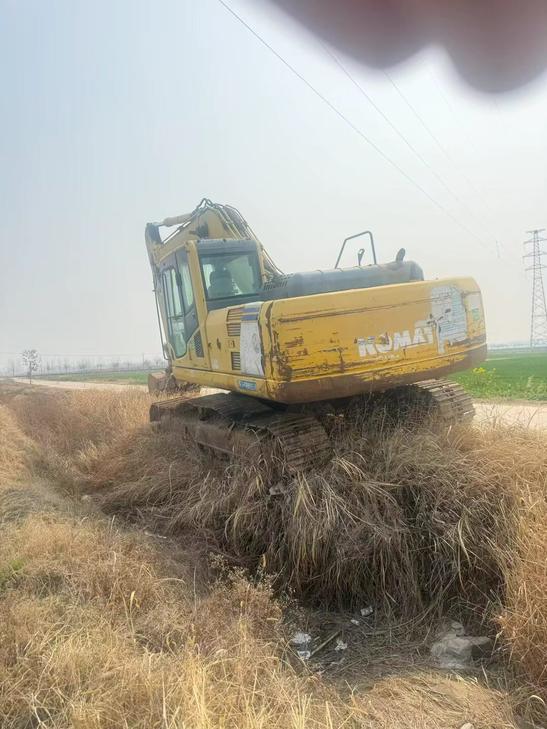 Buy Komatsu PC220-8 Used Excavator / 1
